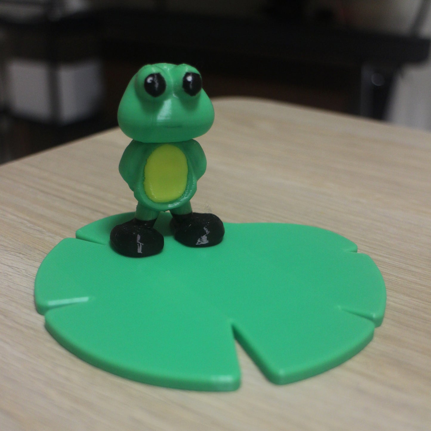 πΈ Frog Man Coffee Coaster β Quirky Amphibian Desk Decor for Gamers & Coffee Lovers